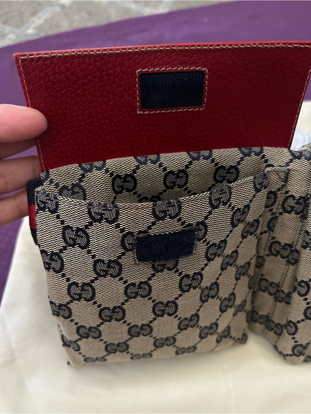 Authentic Gucci Navy Belt Bag with Red Leather Trim - Picture 4 of 11